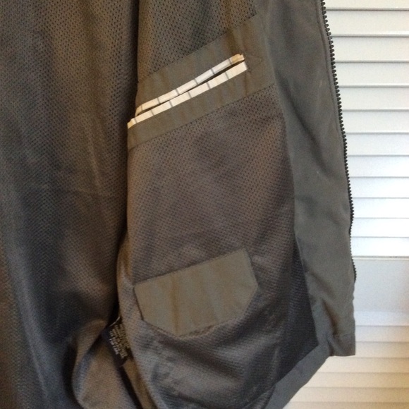 LONDON FOG Men's Light Weight Jacket. - Picture 3 of 4